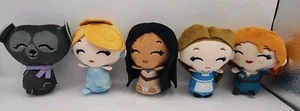 Menge 5 Disney Mini Teetasse Serie Mini Prinzessin Plüsch Figuren Bella Pocahontas - Bild 1 von 3