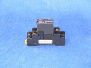Relé Omron G3RD-X02SN con base P2RF-05 - Imagen 1 de 3