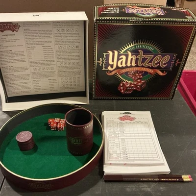 复古 Yahtzee 40 周年收藏版 1995 年 Milton Bradley 完整 — 第 1/4 张图片