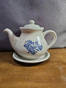 Vintage Pfaltzgraff Yorktowne 6 Cup Tea Pot with Lid #7-550 USA 6.5" Stoneware - Picture 1 of 11