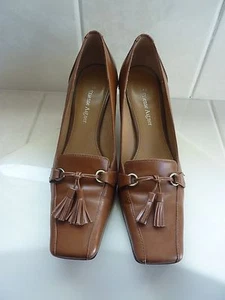 Classic & Well Made Pair of ETIENNE AIGNER Brown Leather Tassel Pumps Size 6M - Imagen 1 de 7