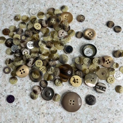 120+ VTG Fancy Plastic Button Lot  Brown Earth Tones Crafts Sewing Cottage Core - Image 1 of 4