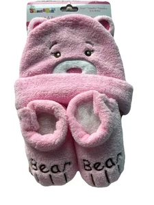 New Sweet & Soft Baby Girl Hat & Booties Plush NWT Pink Bear 0-6 Months - Picture 1 of 2