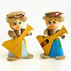 Pair of Belarussian Straw Dolls Playing the Balalaika Figurines Souvenir - Picture 1 of 2