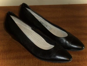 BALLY - ITALIAN SOFT BLACK LEATHER 1 1/2" PUMPS - LADIES 7AAA - Picture 1 of 5