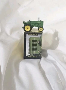 Vintage John Deere Model M Tractor ERTL 3589G Cast Metal 1/64th Scale - Picture 1 of 6