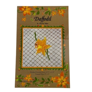Kit de bordado de superficie Daffodil de Marnie Ritter 3,75 x 3,75 pulgadas Instrucciones de lienzo - Imagen 1 de 6