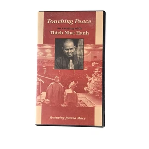 Touching Peace: An Evening With Thich Nhat Hanh VHS Tape (1993)  - Foto 1 di 6