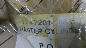 OEM Toyota Master Cylinder 47201-60831 - Picture 1 of 2