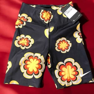 NEW Nike Women's Nike One Recreation Club 7" Floral Tight Fit Shorts Size XS - Picture 1 of 4