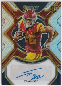 Selecciones del draft Panini Select 2023 firmas de novato Silver Prizm #RS-DYE Travis Dye - Imagen 1 de 2