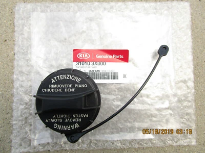 00-04 KIA SPECTRA BASE LS GS GSX LX TAPA DE LLENADO DEL TANQUE DE GASOLINA CON CORREA FABRICANTE DE EQUIPOS ORIGINALES NUEVO Foto 1 de 2