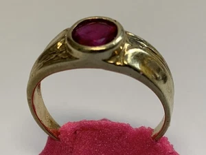 14k Gold Ring Size 6 With Red Gemstone - Picture 1 of 10
