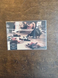 Batman Returns 1992 ~ n. 71 Batman Fight Scene ~ Topps Trading Card (B) - Foto 1 di 2