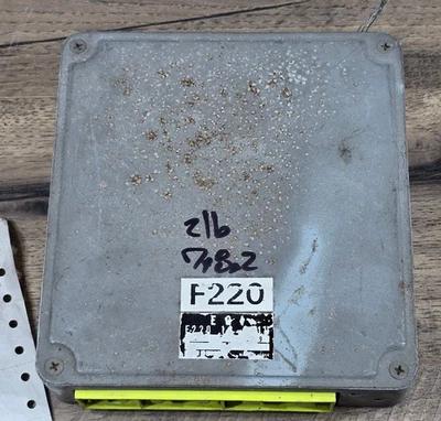 Computadora motor ECM 88-89 Mazda MX-6 626 Probe GT 2,2 L turbo ECU F220 18 881H Foto 1 de 4