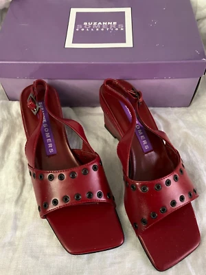 Suzanne Somers Crimson Leather Shoes with black Studs Size 6 open toe - Image 1 of 4