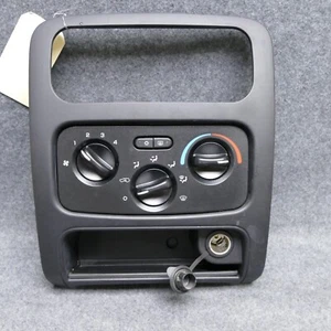 2004-2007 Jeep Liberty AC Heater Climate Controls HVAC Unit w/ Black Bezel 74616 - Picture 1 of 14