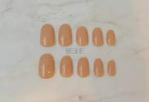 Queen Be Press On Nails Glossy Ivory Medium Round 24 Nails, Glue, Tabs, File - Picture 1 of 2