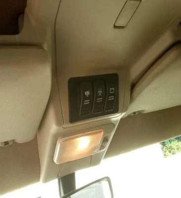 Panel de interruptor de techo Land Rover Discovery 1 y 2 - Repuesto de repuesto de 3 orificios Foto 1 de 4