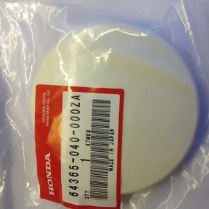 NEW GENUINE Honda Cub C90 12V Cream Spark Plug Inspection Cover 64365-040-000ZA - Picture 1 of 7