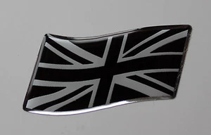 100mm WAVING UNION JACK FLAG Sticker/Decal - CHROME/BLACK - DOMED GEL FINISH UK - Picture 1 of 2