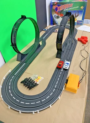 Vintage - Radio Shack - Ring of Terror Race Car Set No. 60-2507 - Complete - Image 1 of 4