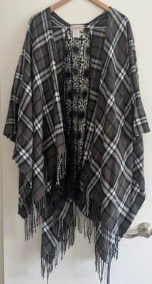 Poncho Free People gris a cuadros franela crochet espalda abierta capa envoltura talla única Foto 1 de 4