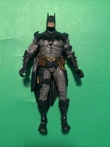 DC Multiverse The Grim Knight McFarlane Batman 7 inch Action - Picture 1 of 4