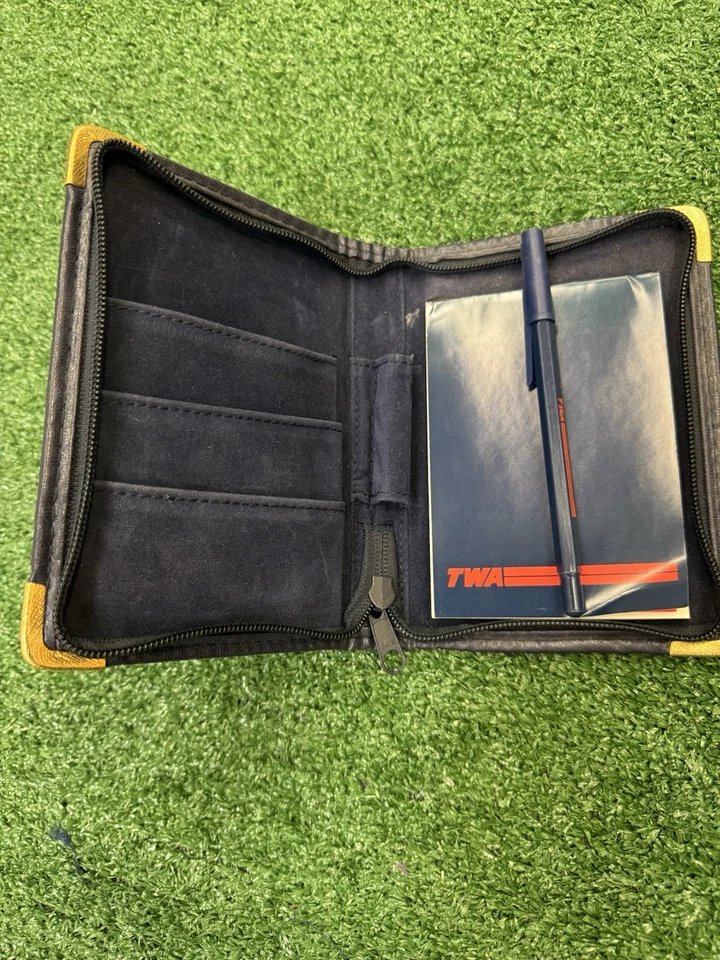 Organizador de billetera de viaje TWA de colección - Estuche con cremallera con bloc de notas y bolígrafo Foto 1 de 2