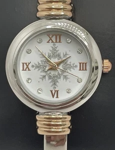 Reloj para mujer plateado oro rosa acentuado copo de nieve Navidad invierno vacaciones 28 mm - Imagen 1 de 5