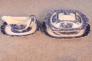 Palissy Ware - Ivanhoe Sauce Boat & Lidded Casserole Dish Both with Saucers - Picture 1 of 13