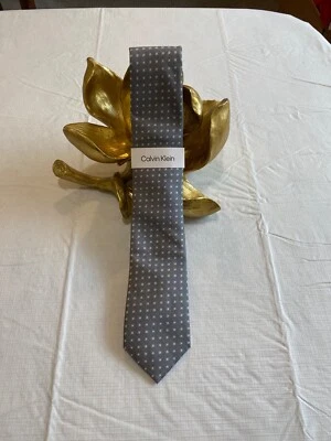 Corbata para hombre Calvin Klein mezcla seda ~ gris ~ NUEVA PRECIO DE VENTA SUGERIDO POR EL FABRICANTE: 69,50 $ Foto 1 de 4