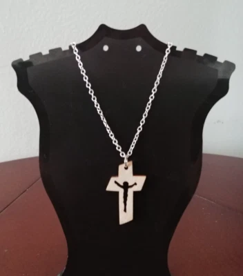 New Carved Wooden Cross Jesus Religious Charm Pendant Silver Chain Necklace - Image 1 of 4