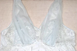 Vintage Nightgown Vanity Fair Size 34 50s Powder Blue Nylon Sheen Lace Bodice - Picture 1 of 9