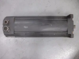 SERVO MOTOR ALLEN BRADLEY 1326AB-C4C-21 - Imagen 1 de 2