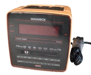 Radio reloj melocotón Magnavox D-3110 vintage con sintonizador FM/AM y alarmas dobles - Imagen 1 de 13