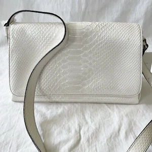 NWT Liz Claiborne Money Talks Purse Handbag Pocketbook White Snake Croc - Picture 1 of 14
