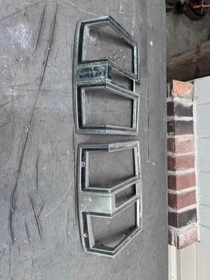 Juego de luces traseras izquierda derecha GM años 70 80 Buick Wagon bisel 5933413 5933414 Foto 1 de 4