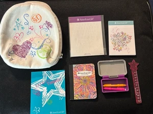 AMERICAN GIRL DOODLE SCHOOL BACKPACK WITH SCHOOL ACCESSORIES FOR DOLLS - Foto 1 di 3