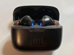 JBL - Tune 235NC True Wireless Noise Cancelling In-Ear Ohrhörer - Schwarz - - Bild 1 von 7