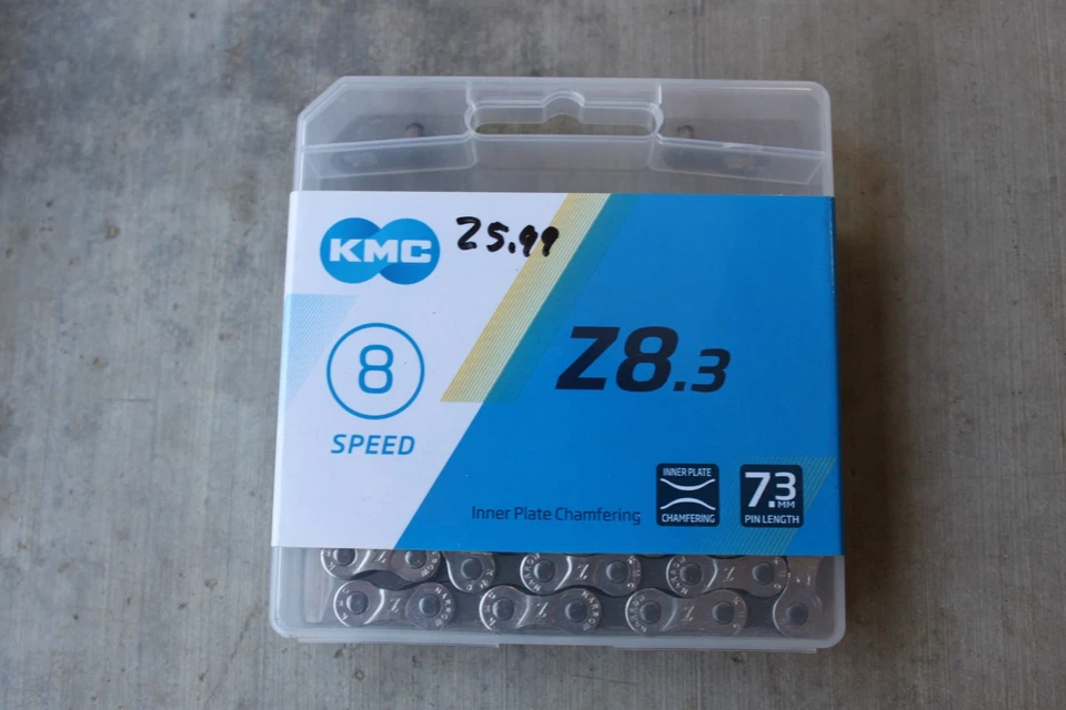 Cadena de plata KMC Z8.3 para bicicleta de 5,6,7 u 8 velocidades Foto 1 de 1