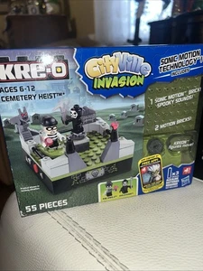 KRE-O CityVille Invasión Cementerio Atraco A5857 NUEVO Sellado de Fábrica 55 piezas Difícil de Encontrar - Imagen 1 de 6