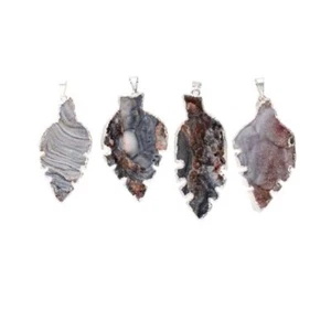 Blauer Chalcedon Anhänger Blattform – roh, versilbert – Heilstein Schmuck – Bras - Bild 1 von 2
