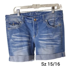 Women's Jean Shorts 15/16 Mid Rise Denim Stretch Cuffed 5.5" Inseam Size XL - Picture 1 of 7