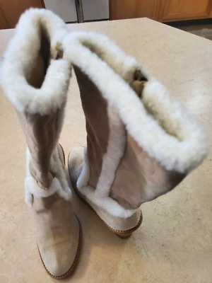 Botas de cuña Coach Jordana 6.5 camel firma logotipo C piel de oveja en relieve gamuza Foto 1 de 4