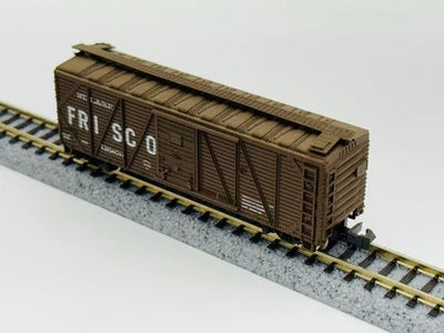 ROCO #28903 N Scale 40' Wood Sheathed Boxcar Rolling Stock - Frisco - Image 1 of 3
