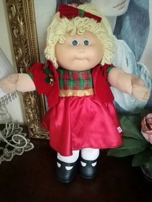 CHRISTMAS CABBAGE PATCH KID CABBAGE PATCH DOLL 1985 HM 1 BLONDE HAIR BLUE EYES - Image 1 of 4