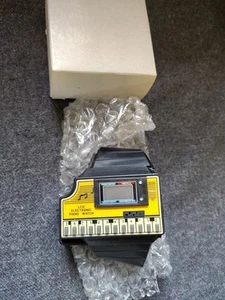 Orologio da polso pianoforte elettronico LCD vintage NOS non testato - Foto 1 di 9