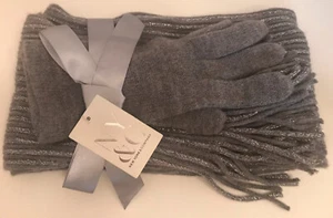 NWT NY & Co  Med-Dove Gray w/ Silver 2 Piece Women's Scarf and Gloves Gift Set - Picture 1 of 5