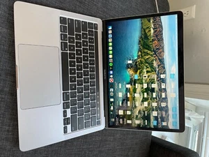 Apple Macbook Pro 2020 13 cali z dotykowym paskiem, 1 TB SSD, 32 GB RAM - Zdjęcie 1 z 5
